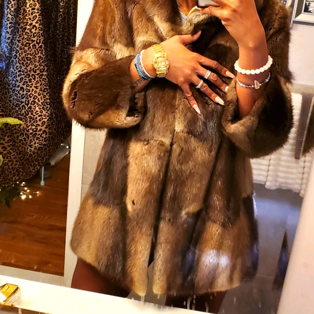 🥰 Fox Fur Coat